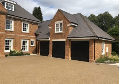 Six bedroom detached new build property in Buckinghamshire, with annex - Image of garages