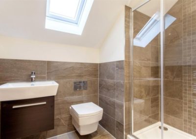 Four bedroom pair of semis South Oxfordshire - Bathroom and shower image