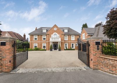 Six bedroom detached new build property in Buckinghamshire, with annex - Front of house and driveway image
