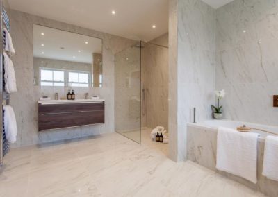 Four bedroom detached new build property in South Oxfordshire, with annex - Master Bathroom image